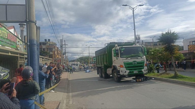 Volqueta_arrollo_en_Sogamoso_a_mujer_que_transitaba_en_una_moto
